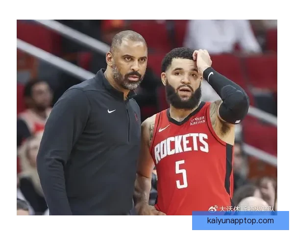 乌度卡透露范弗利特尚未参加对抗训练复出仍遥遥无期