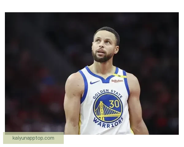 科尔称库里恢复健康即可出战同时力挺桑托斯自信迎接挑战球队前景乐观