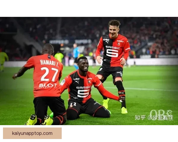 直播前两小时里尔对阵朗斯德比，紧张气氛与压力持续升级